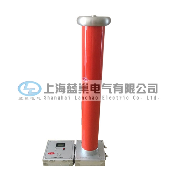 FRC系列交直流高压分压器（千伏表）通过仪表线与高压测量端相连，可实现远距离清晰读数使用安全、方便。输入阻抗高，线性度好，采用特殊的屏蔽技术，减少高压对示值的影响，从而实现高稳定度，高线性度。